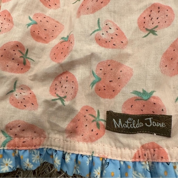 Matilda Jane child’s kitchen apron! Ruffles Strawberries Hearts One Size - Picture 6 of 7
